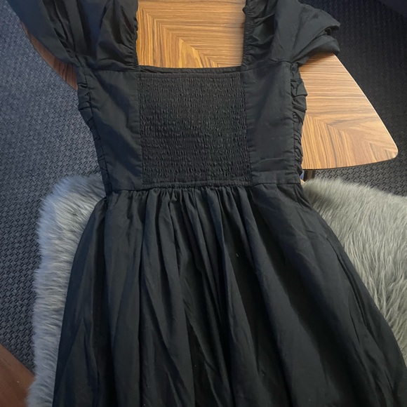 Elegant Black Puff Sleeve Dress - Picture 5 of 7